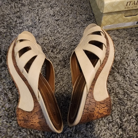 Naturalizer laverne wedges - Picture 4 of 6